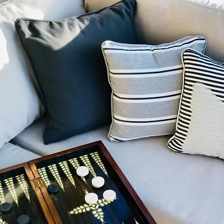 Lodge Kale - Adult Only + 15