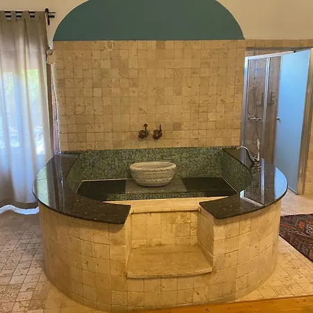 Kale - Adult Only + 15 אכסניה *
